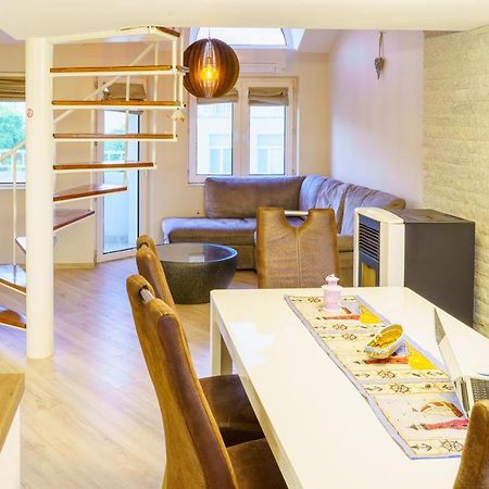 Centrally Located Apartment In Varna Eksteriør billede