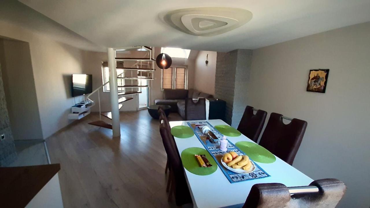 Centrally Located Apartment In Varna Eksteriør billede