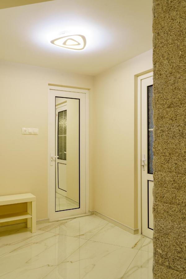 Centrally Located Apartment In Varna Eksteriør billede
