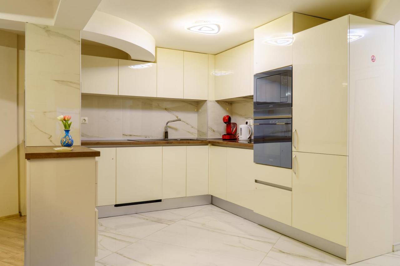 Centrally Located Apartment In Varna Eksteriør billede